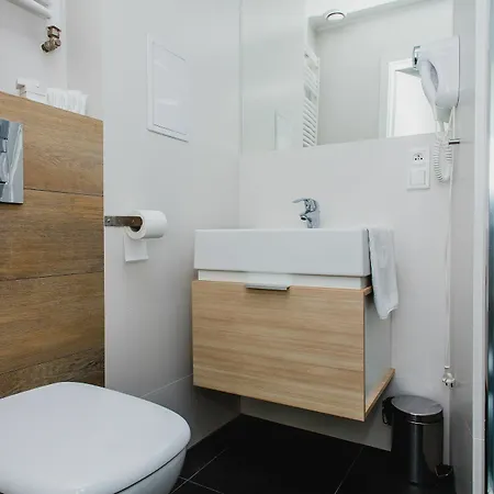 Shortstaypoland Senatorska B31 *